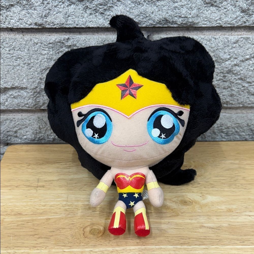 Six Flags DC Comics Wonder Woman Plush Super Deformed Big Head Toy Doll 8”